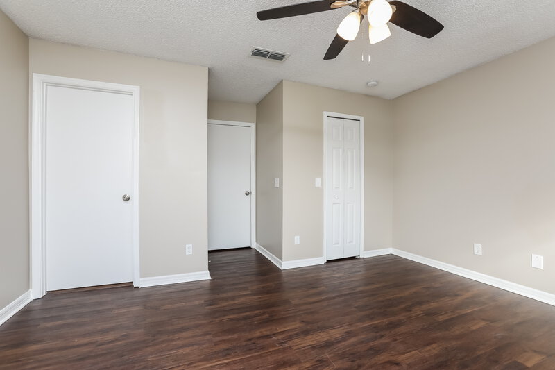 2,815/Mo, 2204 Heathwood Cir Orlando, FL 32828 Main Bedroom View 2
