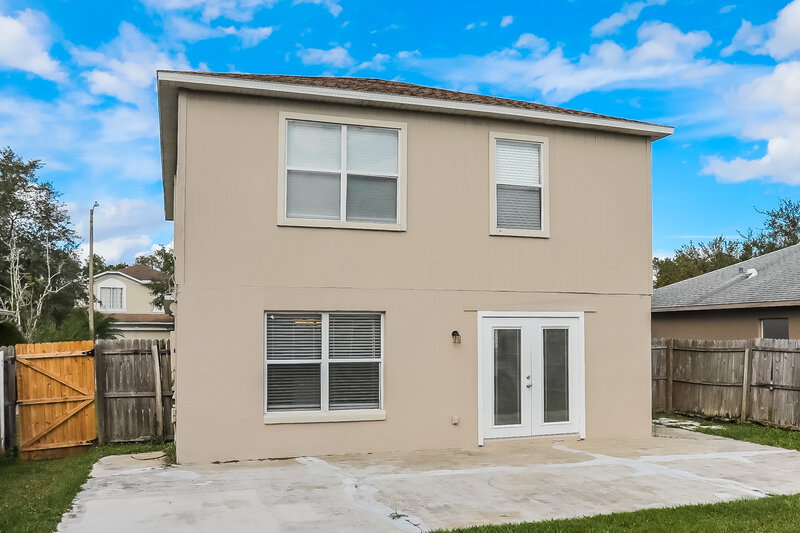 2,815/Mo, 2204 Heathwood Cir Orlando, FL 32828 Rear View 2