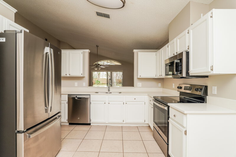 2,240/Mo, 1830 Greenbrook Ct Oviedo, FL 32766 Kitchen View