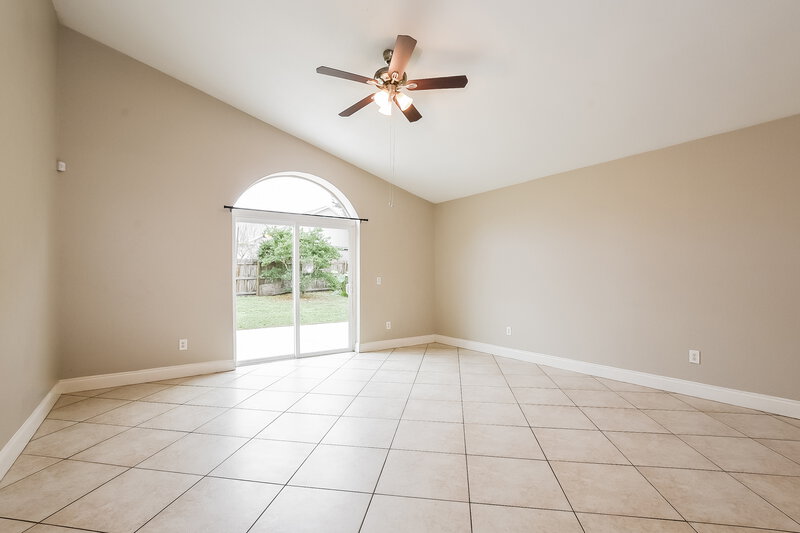 2,025/Mo, 1301 Ravida Woods Dr Apopka, FL 32703 Living Room View
