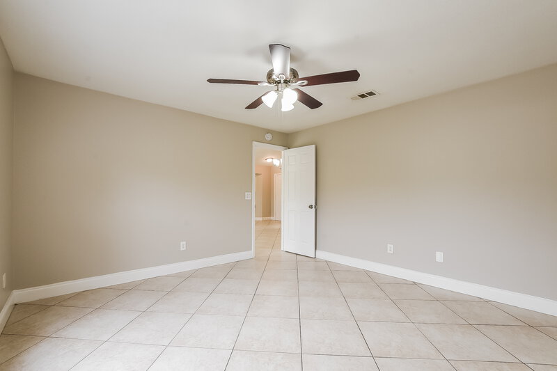 2,025/Mo, 1301 Ravida Woods Dr Apopka, FL 32703 Main Bedroom View 2