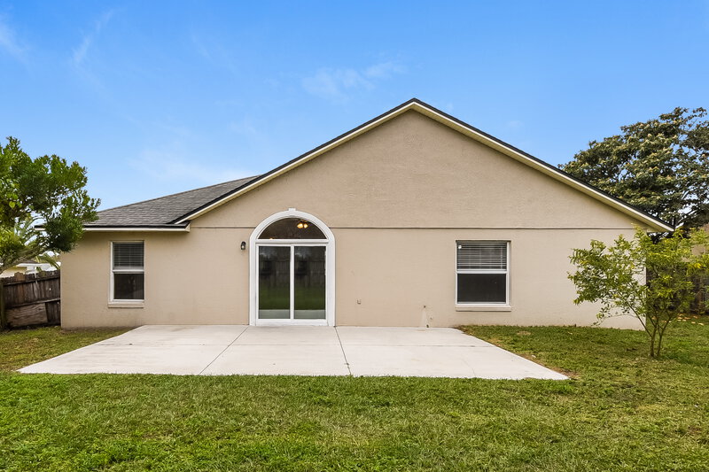 2,025/Mo, 1301 Ravida Woods Dr Apopka, FL 32703 Rear View