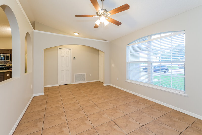 1,785/Mo, 333 Chelmsford Ct Kissimmee, FL 34758 Living Room View 2