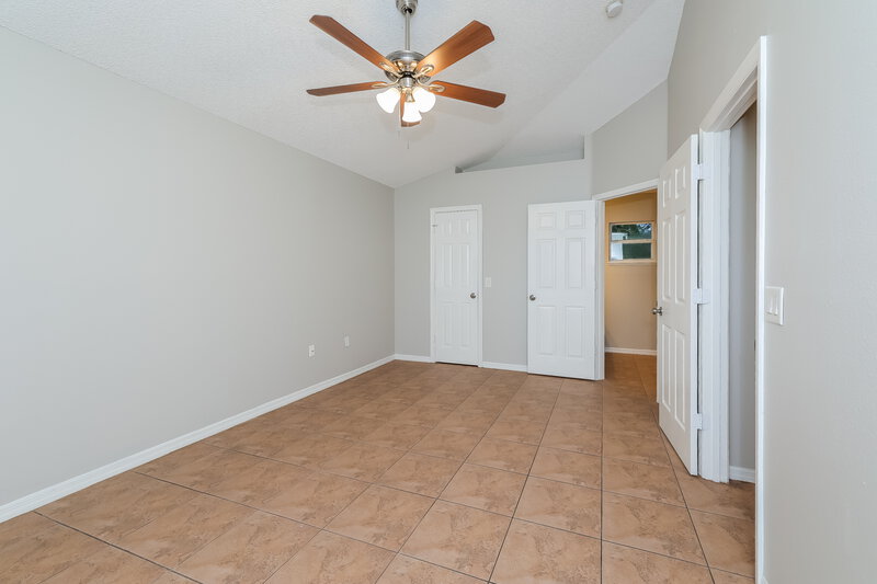 1,785/Mo, 333 Chelmsford Ct Kissimmee, FL 34758 Main Bedroom View
