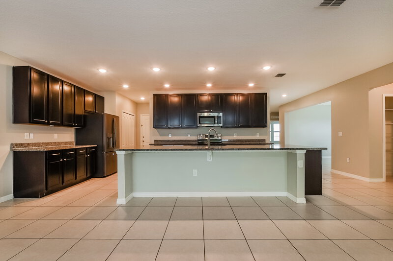 2,560/Mo, 1924 Bell Creek Loop Fruitland Park, FL 34731 Kitchen View 2