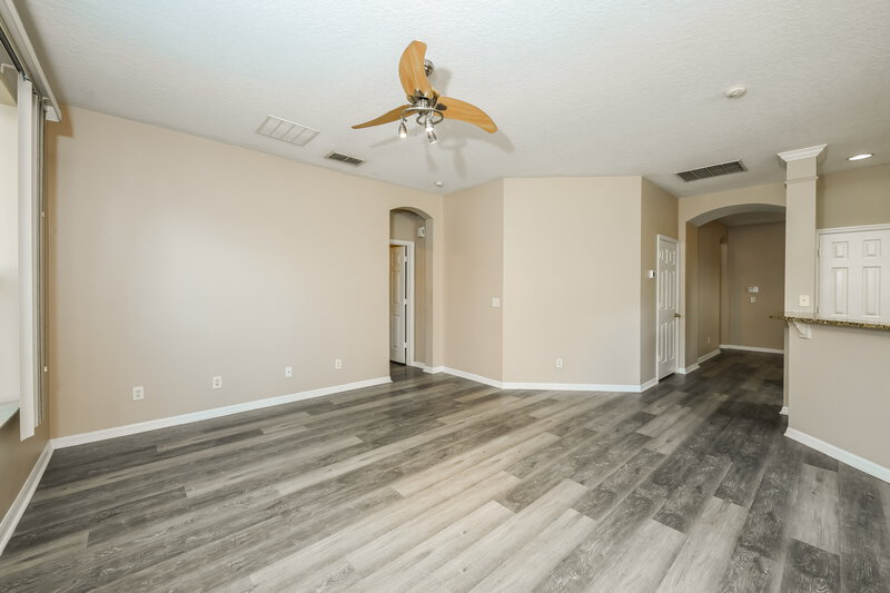 2,375/Mo, 7526 Bear Claw Run Orlando, FL 32825 Living Room View 2