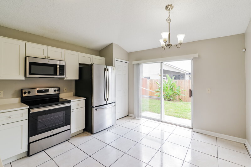 2,145/Mo, 7666 Harbor Bend Cir Orlando, FL 32822 Kitchen View