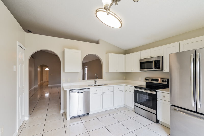 2,145/Mo, 7666 Harbor Bend Cir Orlando, FL 32822 Kitchen View 2