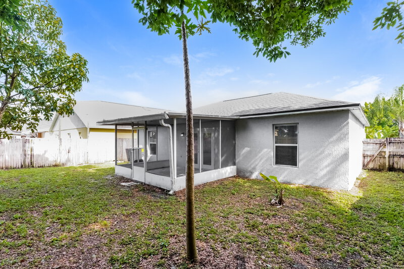 2,380/Mo, 1084 Little Creek Rd Orlando, FL 32825 Rear View 2