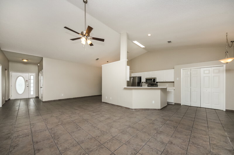 3,470/Mo, 12523 Earnest Ave Orlando, FL 32837 Living Room View 2