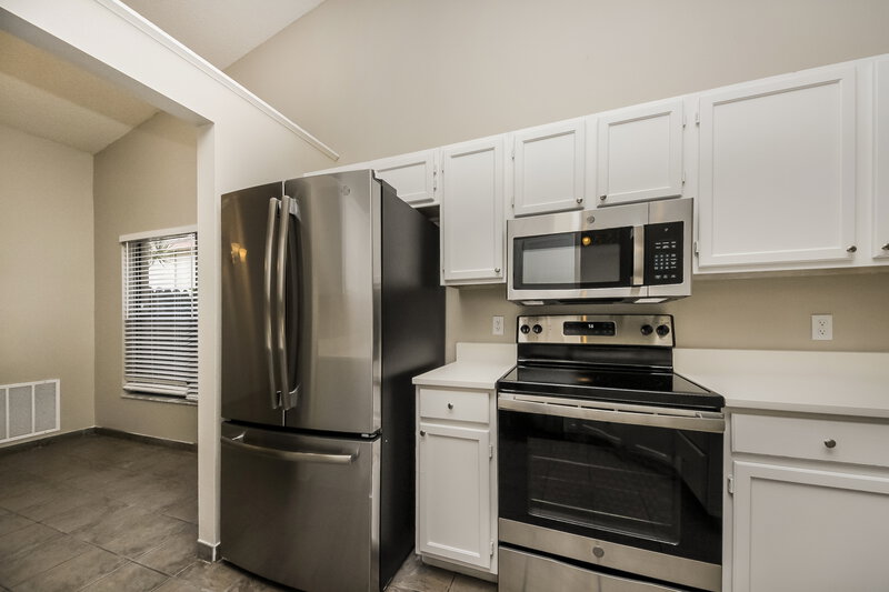 3,470/Mo, 12523 Earnest Ave Orlando, FL 32837 Kitchen View