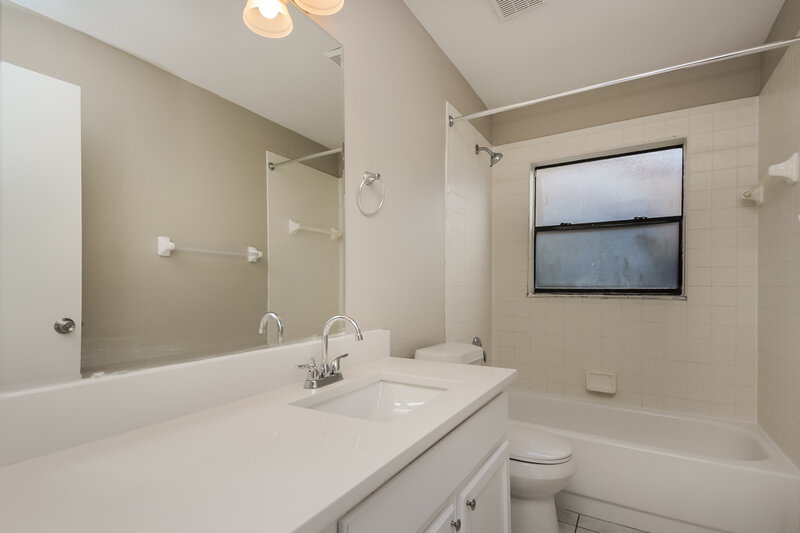 3,470/Mo, 12523 Earnest Ave Orlando, FL 32837 Bathroom View