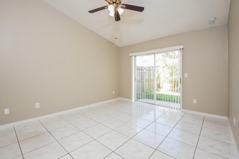 2,350/Mo, 1220 Regal Ridge Dr Orlando, FL 32825 Main Bedroom View