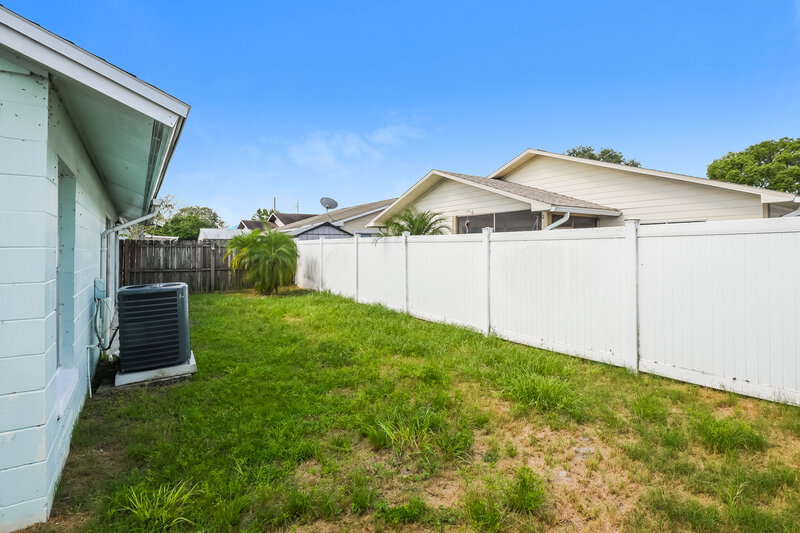 2,350/Mo, 1220 Regal Ridge Dr Orlando, FL 32825 Rear View