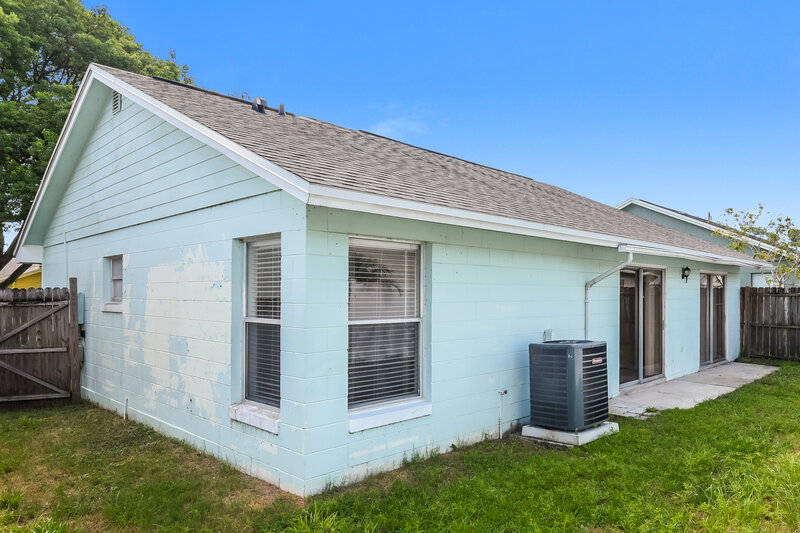 2,350/Mo, 1220 Regal Ridge Dr Orlando, FL 32825 Rear View 2