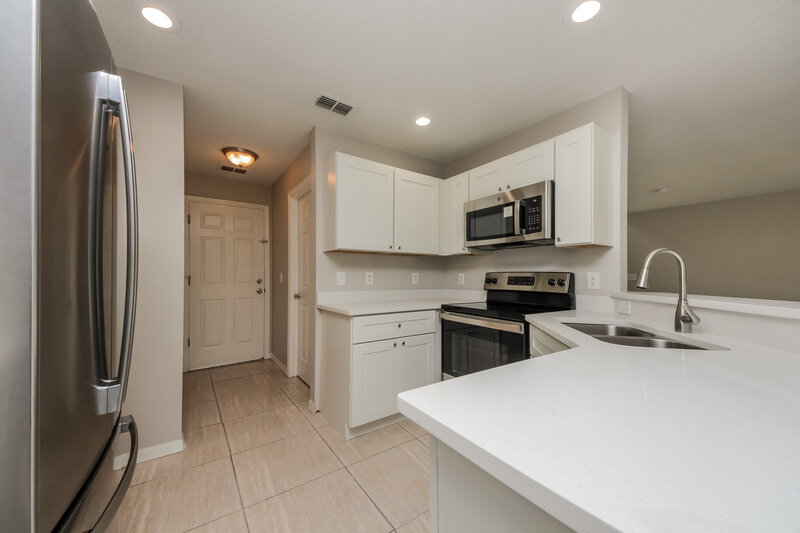 2,500/Mo, 251 Southbridge Cir Kissimmee, FL 34744 Kitchen View