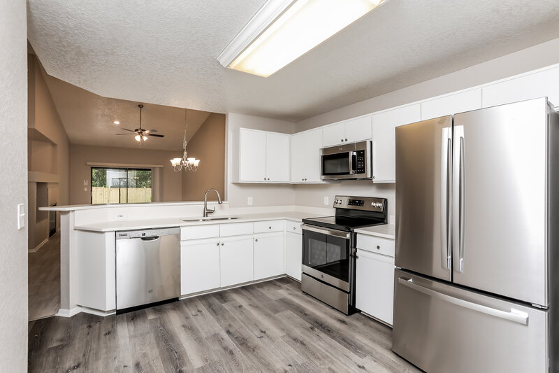 2,195/Mo, 4296 Fox Hollow Cir Casselberry, FL 32707 Kitchen View 2