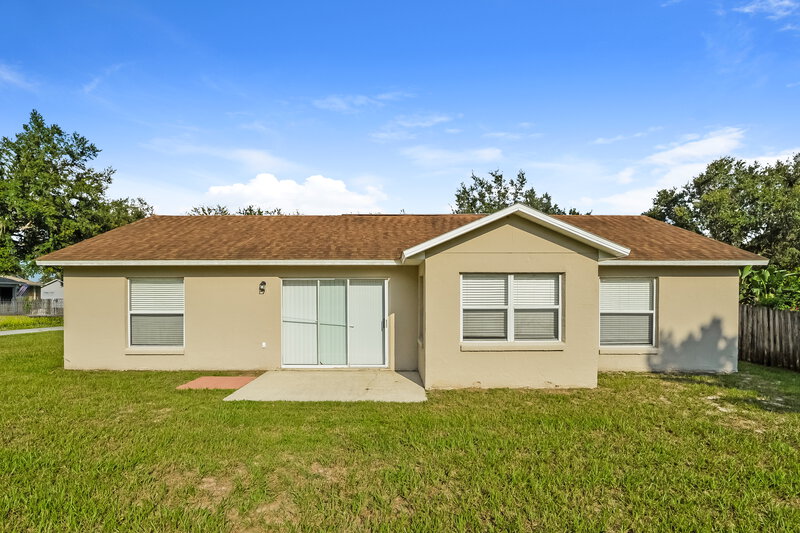 2,035/Mo, 10600 Crescendo Loop Clermont, FL 34711 Rear View