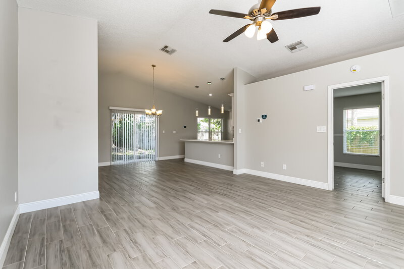 2,265/Mo, 11137 Huxley Ave Orlando, FL 32837 Living Room View 2