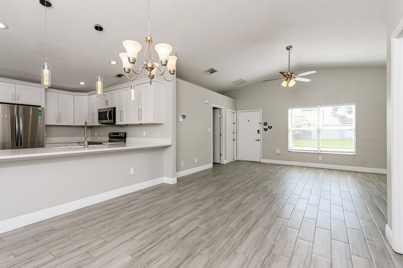 2,265/Mo, 11137 Huxley Ave Orlando, FL 32837 Dining Room View 2