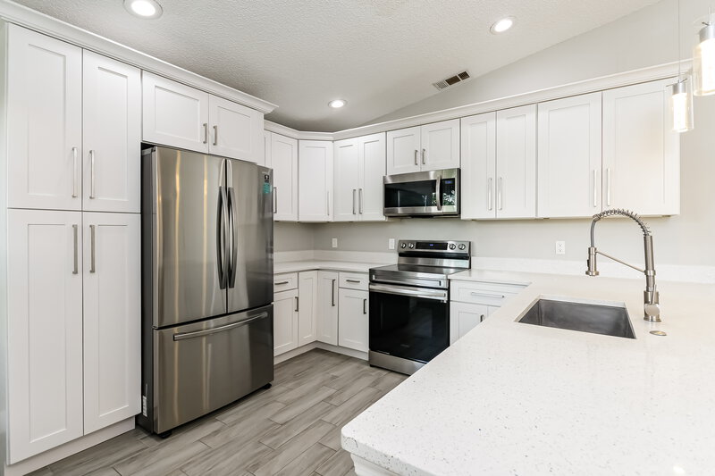 2,265/Mo, 11137 Huxley Ave Orlando, FL 32837 Kitchen View