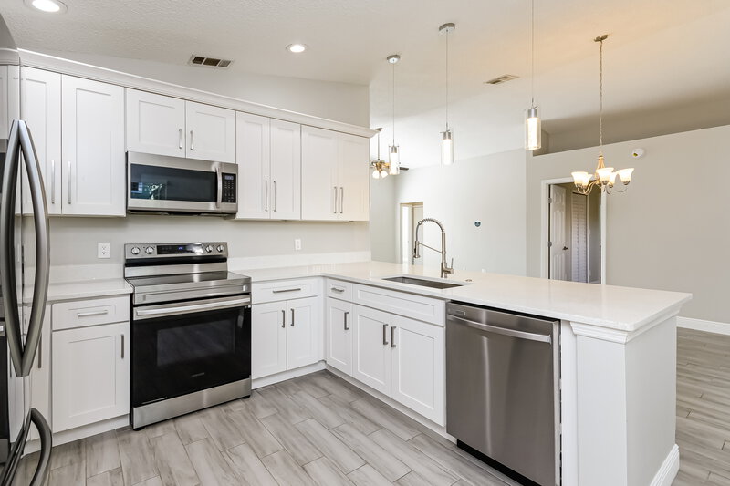 2,265/Mo, 11137 Huxley Ave Orlando, FL 32837 Kitchen View 2