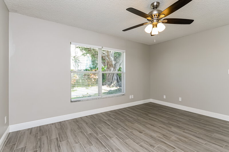 2,265/Mo, 11137 Huxley Ave Orlando, FL 32837 Main Bedroom View