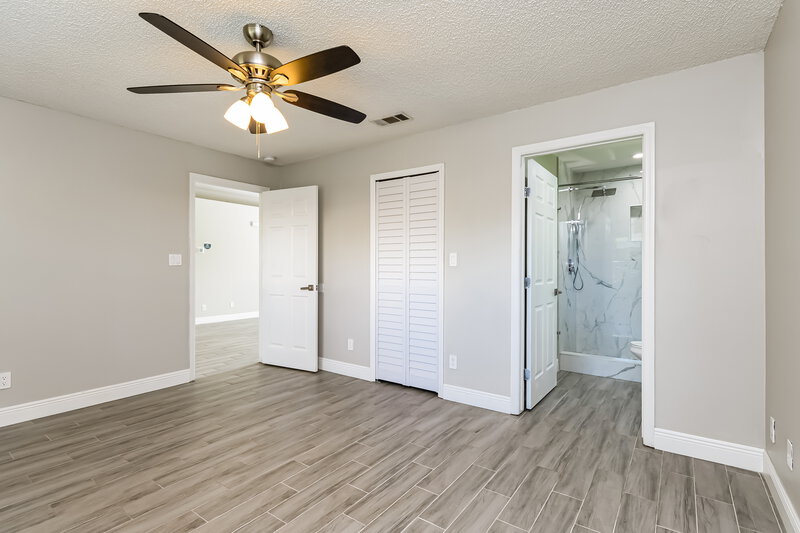 2,265/Mo, 11137 Huxley Ave Orlando, FL 32837 Main Bedroom View 2