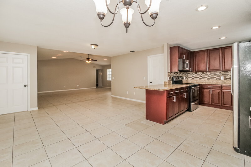 2,000/Mo, 2109 Lake Francis Dr Apopka, FL 32712 Dining Room View