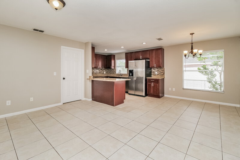 2,000/Mo, 2109 Lake Francis Dr Apopka, FL 32712 Dining Room View 2