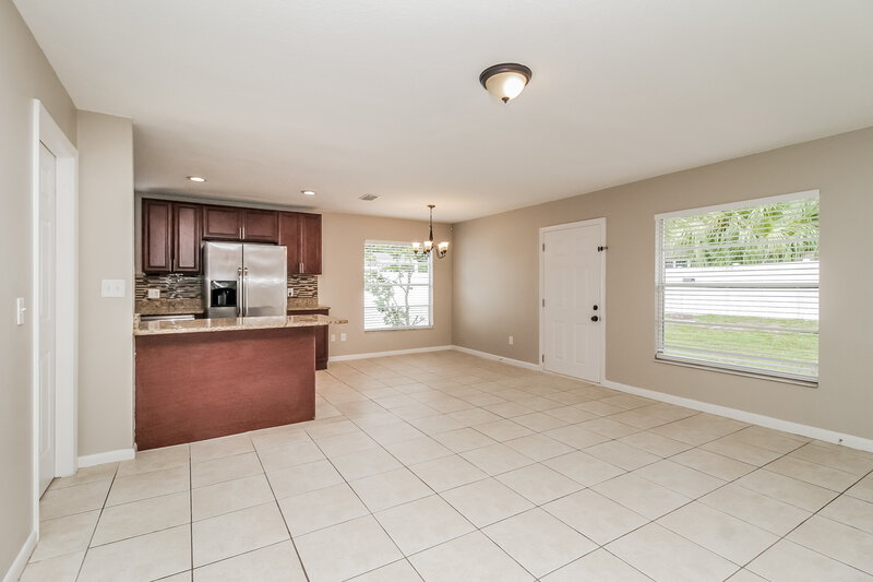 2,000/Mo, 2109 Lake Francis Dr Apopka, FL 32712 Dining Room View 3