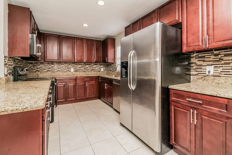 2,000/Mo, 2109 Lake Francis Dr Apopka, FL 32712 Kitchen View