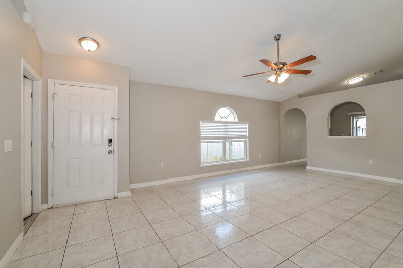 2,080/Mo, 417 Delicata Dr Orlando, FL 32807 Living Room View