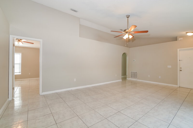 2,080/Mo, 417 Delicata Dr Orlando, FL 32807 Living Room View 2