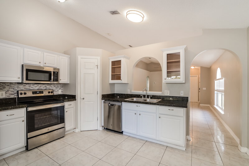 2,080/Mo, 417 Delicata Dr Orlando, FL 32807 Kitchen View