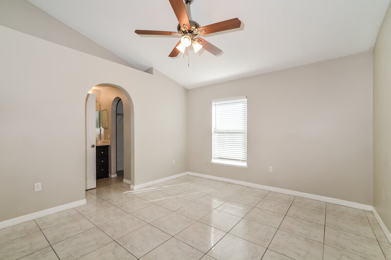 2,080/Mo, 417 Delicata Dr Orlando, FL 32807 Main Bedroom View