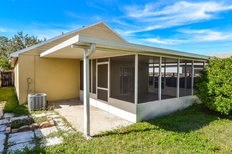 2,080/Mo, 417 Delicata Dr Orlando, FL 32807 Rear View