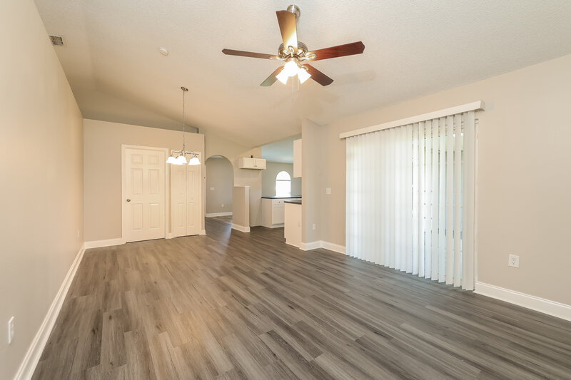 2,080/Mo, 122 Birmingham Dr Kissimmee, FL 34758 Dining Room View 2