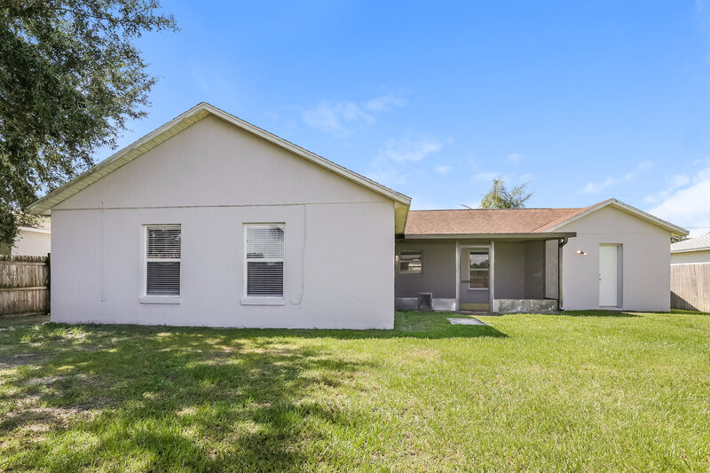 2,080/Mo, 122 Birmingham Dr Kissimmee, FL 34758 Rear View