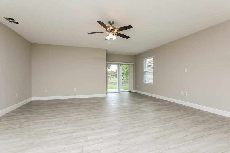 2,445/Mo, 3009 Sangria St Kissimmee, FL 34744 Living Room View 2