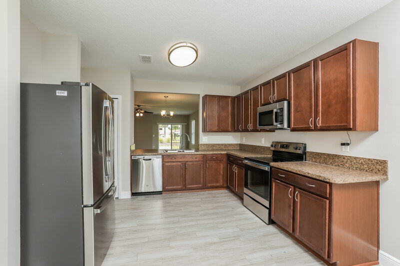 2,445/Mo, 3009 Sangria St Kissimmee, FL 34744 Kitchen View