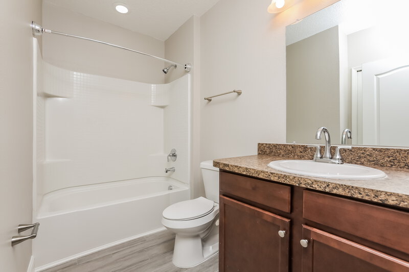 2,445/Mo, 3009 Sangria St Kissimmee, FL 34744 Bathroom View