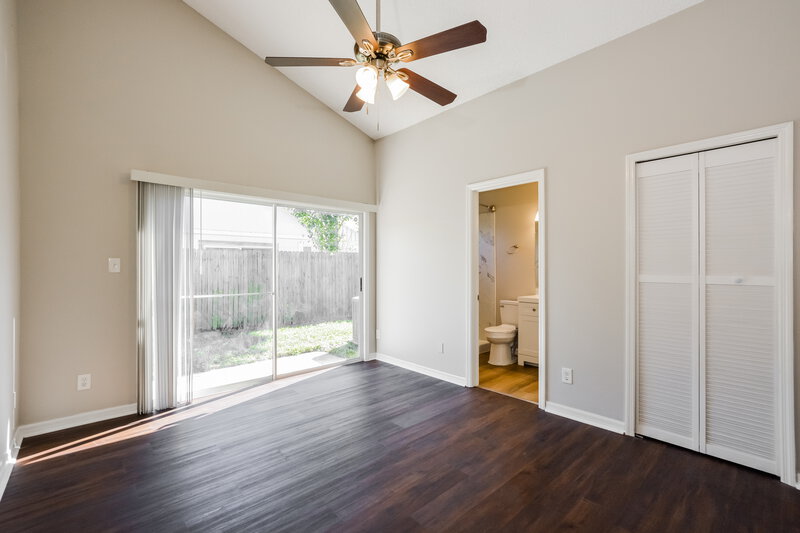 2,295/Mo, 12640 Whiterapids Dr Orlando, FL 32828 Main Bedroom View
