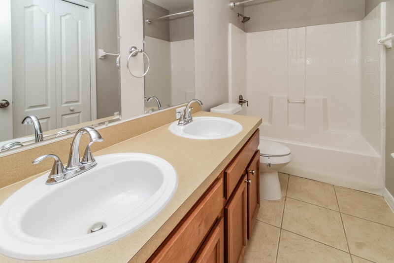 2,580/Mo, 452 Marathon Ln Sanford, FL 32771 Bathroom View