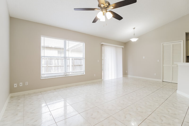 2,430/Mo, 945 Little Creek Rd Orlando, FL 32825 Dining Room View 2