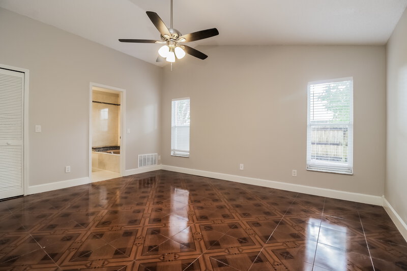 2,430/Mo, 945 Little Creek Rd Orlando, FL 32825 Main Bedroom View