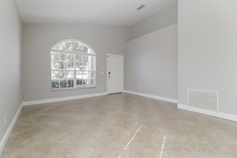 2,170/Mo, 5551 Pats Pt Winter Park, FL 32792 Living Room View 2