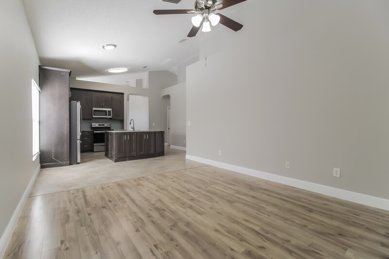 2,170/Mo, 5551 Pats Pt Winter Park, FL 32792 Living Room View 4