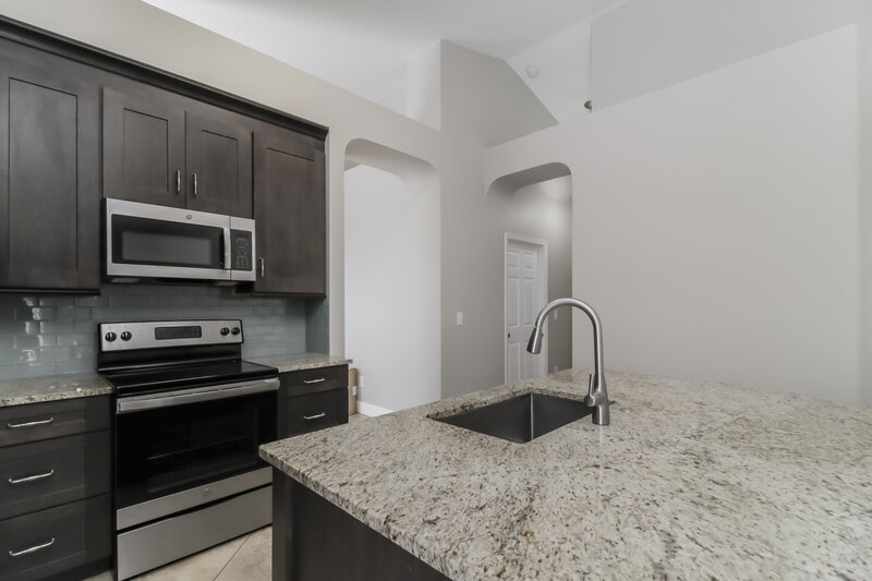 2,170/Mo, 5551 Pats Pt Winter Park, FL 32792 Kitchen View