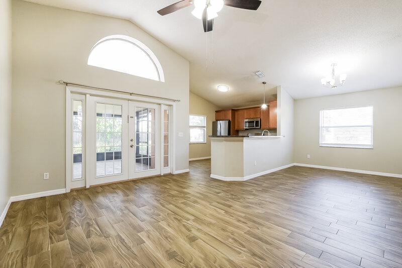 2,155/Mo, 9331 Echo Run Orlando, FL 32817 Living Room View